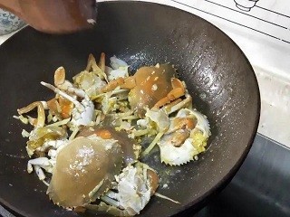 姜葱炒蟹怎么做？