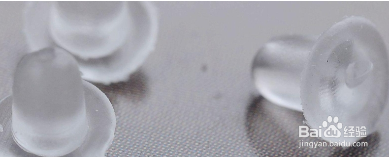 塑料耳塞硬化了怎么拿