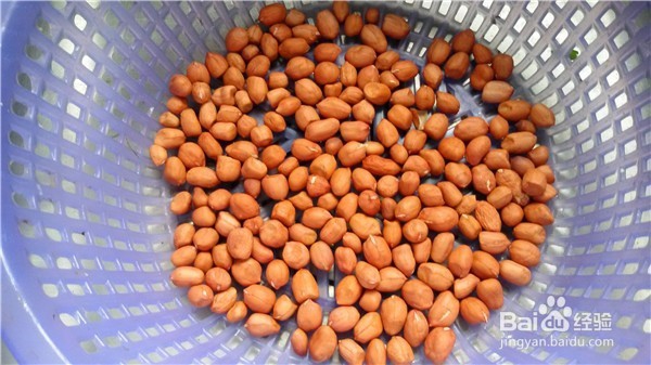 盐花生米怎么做又脆又香——用微波炉