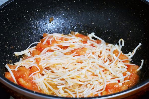 番茄金针菇烩饭