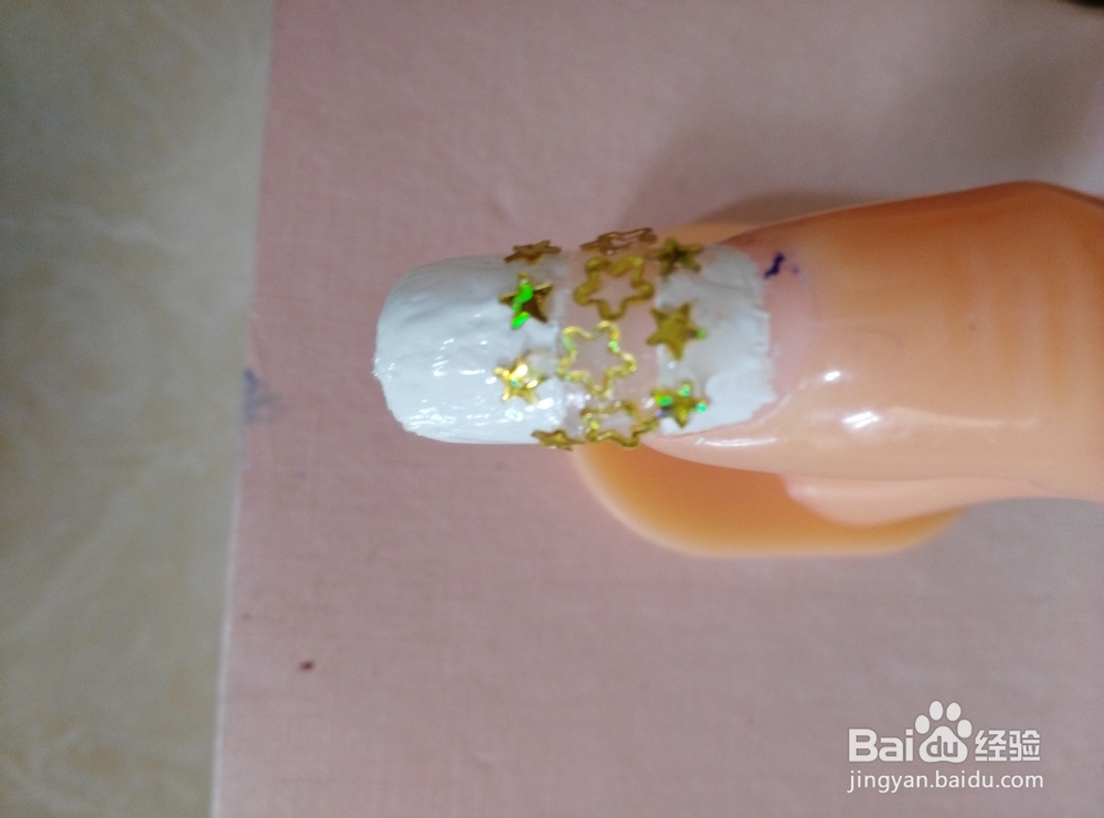 自己在家如何做出简单漂亮的美甲