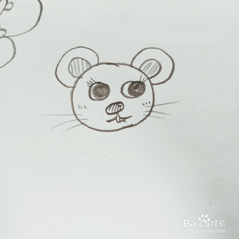 怎么画一只栽树的小老鼠简笔画呢？