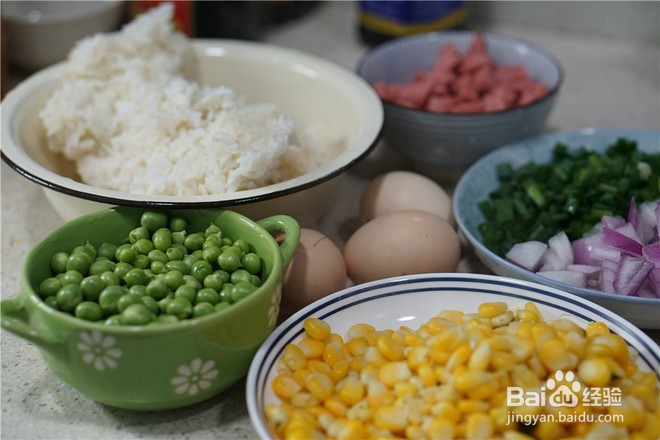 皮皮炒饭家的招牌炒饭之青豆玉米蛋炒饭
