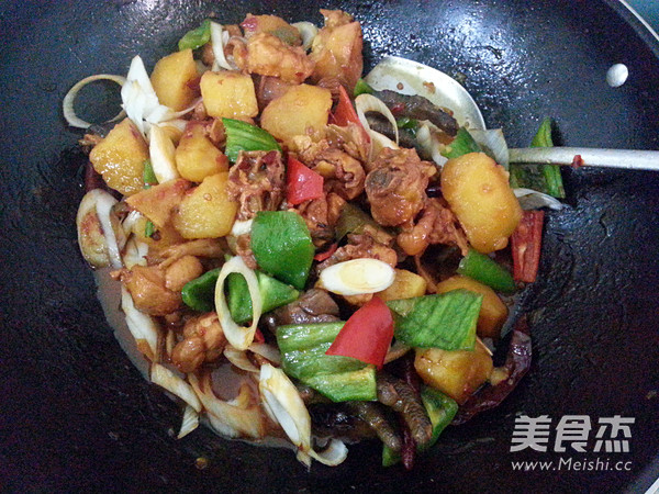 新疆大盘鸡的做法