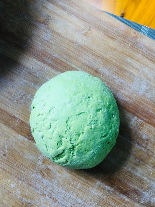 菠菜鸡蛋手擀面
