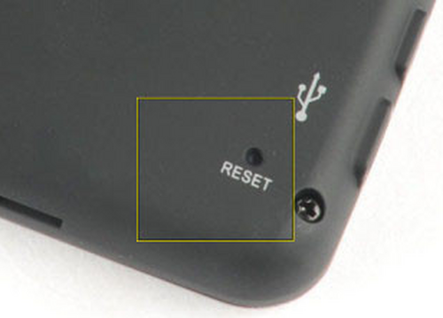 如果设置了密码的,又忘了,那就需要找到路由器背面的reset按键,按下