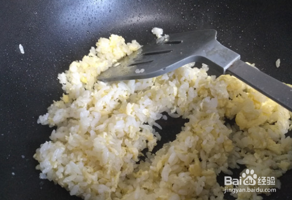 如何做出美味的牛肉蛋炒饭