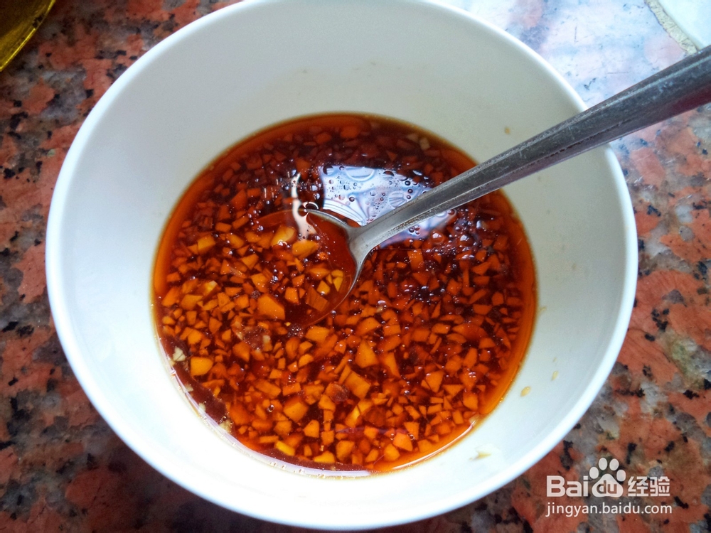 凉拌腊猪耳怎么做