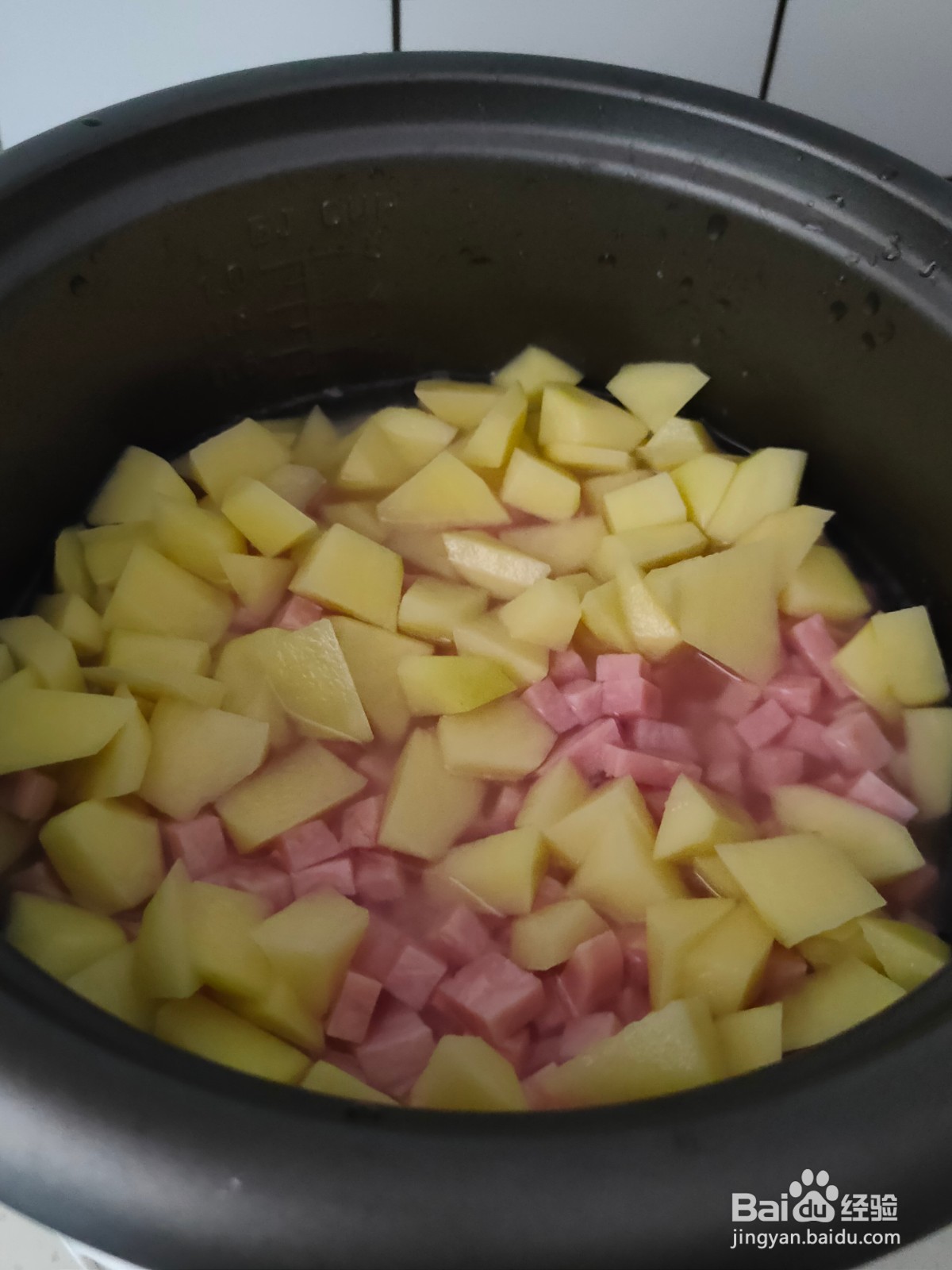 懒人电饭煲土豆火腿焖饭