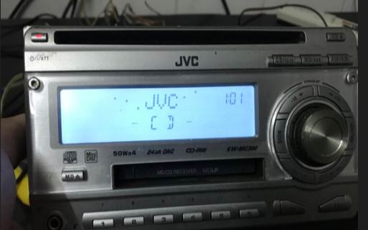 车用CD机连收音机一体吗