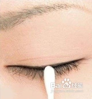 眼线怎么画_怎样画眼线_最简单的眼线画法