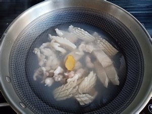 墨鱼煲的做法