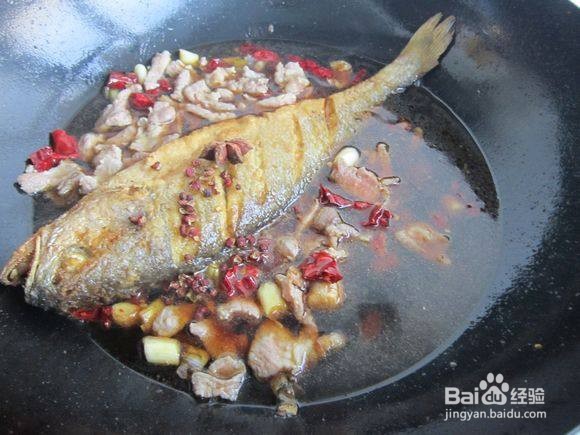 羊肉焖黄花鱼做法
