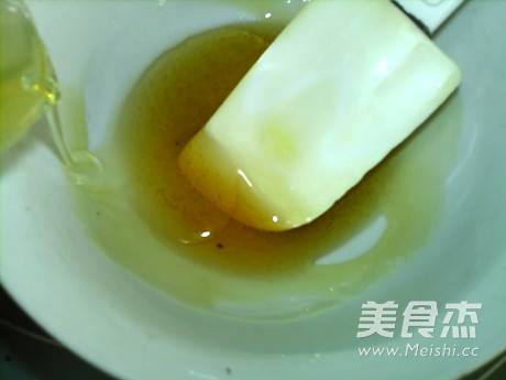 广式玉米黑芝麻月饼