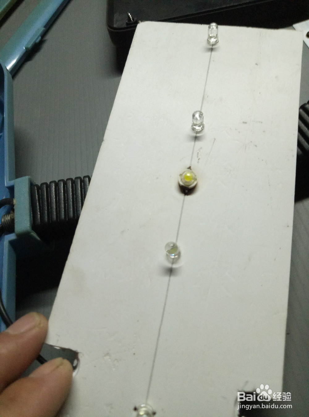 怎样利用机顶盒电源制作小台灯