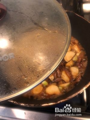 茭白洋葱鸡肉片的做法