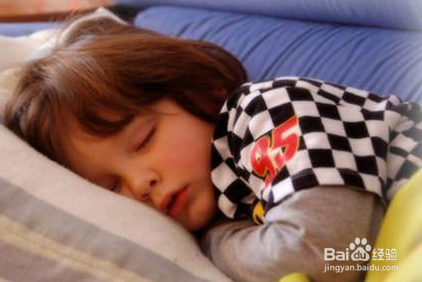 孩子不敢一个人睡觉怎么办?