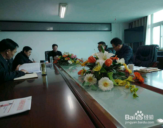 在职场如何结交朋友,拓展人脉。