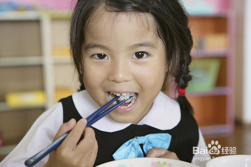 孩子吃饭习惯的培养要与幼儿园接轨