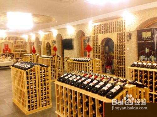 红酒专卖店的红酒架装修设计