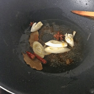 用高压锅如何酱猪蹄