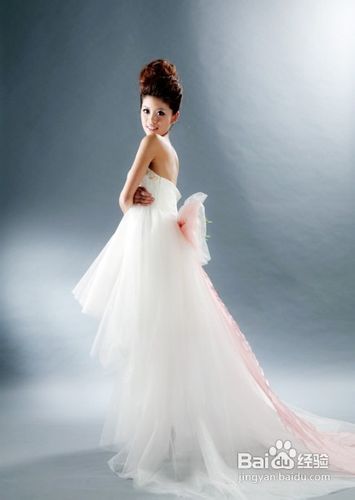 时下最流行的婚纱照风格，闪到你的眼睛