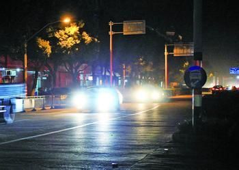 夜间行车灯光使用方法