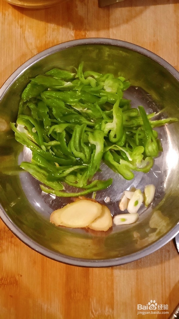 怎样做出一道下饭的土豆炒火腿肠