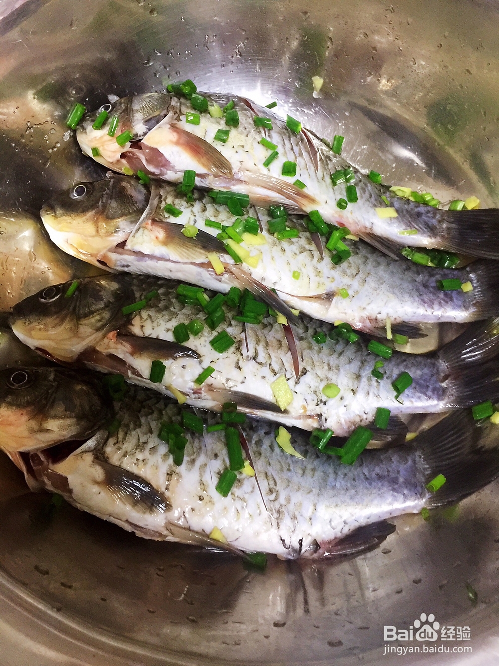 香浓的家常泡菜鲫鱼