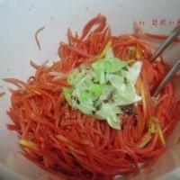 凉拌红萝卜丝