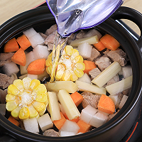 如何制作甘蔗玉米羊肉汤？