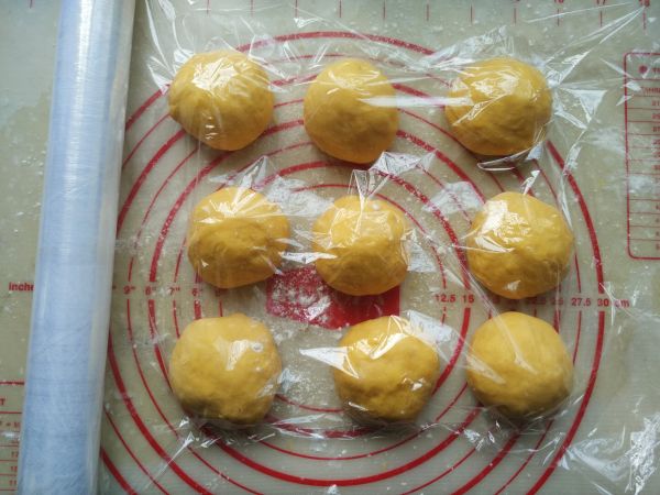 蜜豆南瓜小面包