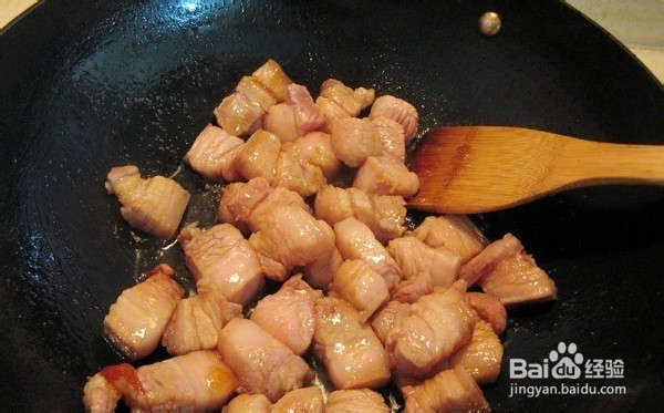 五花肉搭配藕块炖着吃，一个字——香！