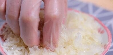怎么做银耳虾球