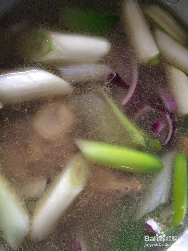 牛尾杂蔬汤的做法