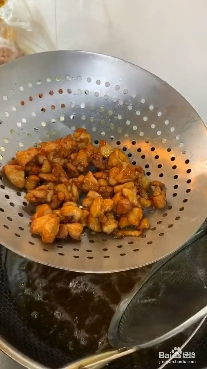 如何制作爆炒辣子鸡？