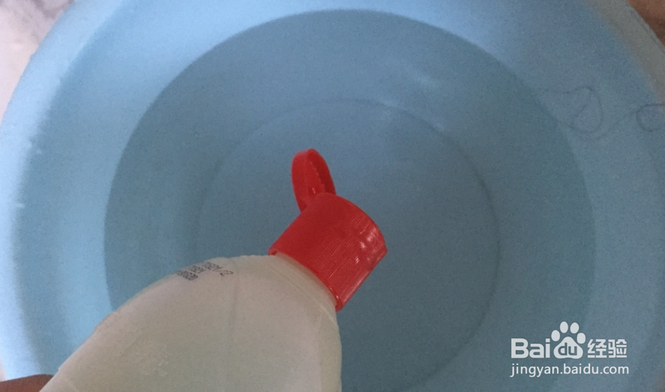 衣服草莓汁清洗小妙招