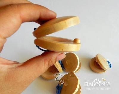 响板怎样拿才正确?