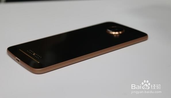 模块化的5.2毫米刀锋 新旗舰联想Moto Z 上手