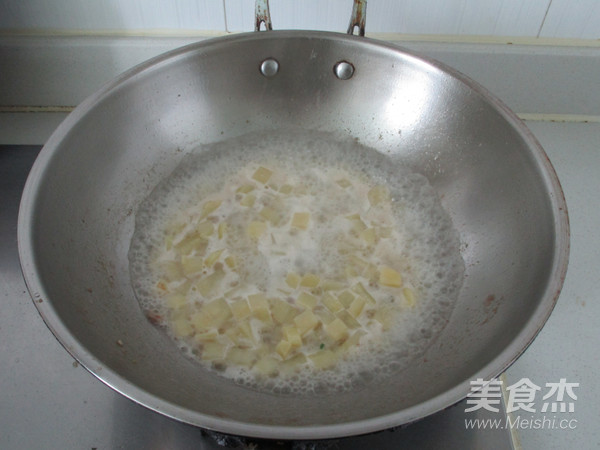 香菇酱土豆牛肉丁