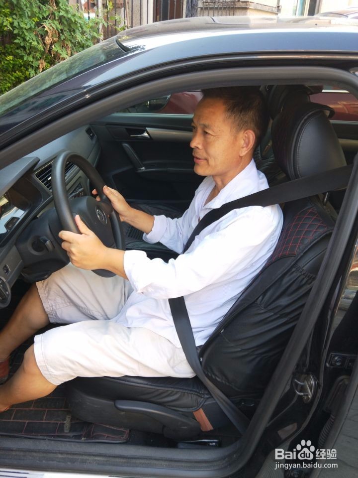 如何让自动挡汽车正确起步