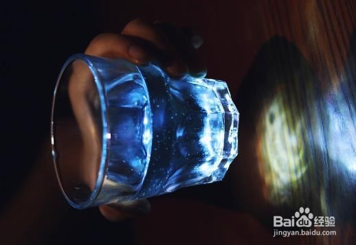 睡前喝酒有助于睡眠是真的吗?喝酒需注意