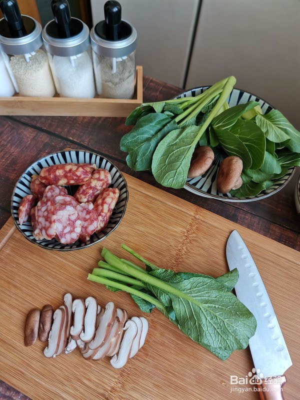 有肉有蛋有菜~超好吃的煲仔饭的做法