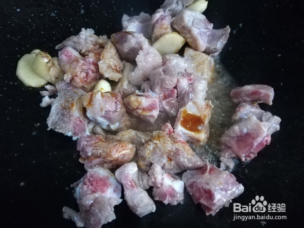 排骨焖板栗好吃的家常做法