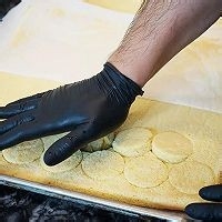 教你如何制作一炮而红新春蛋糕