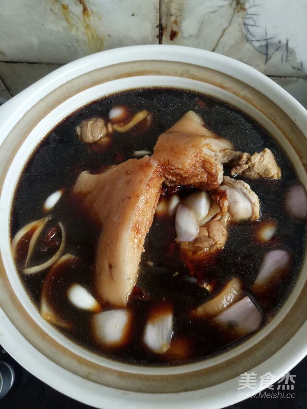 砂锅焖扒蹄的做法