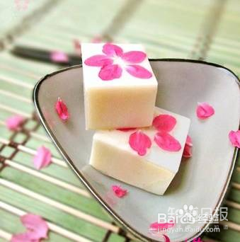 把“求婚玫瑰花炒成酱”来看看真正能吃的花
