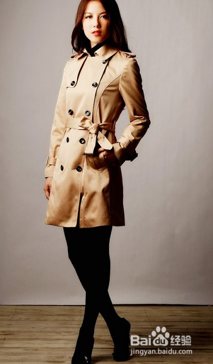 经典风衣增加魅力