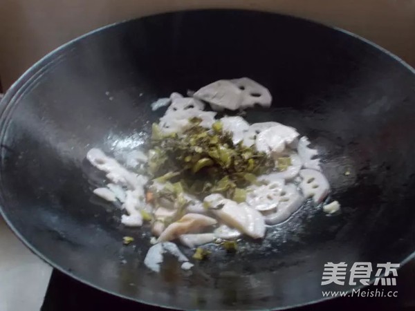 【我的食堂菜】炝炒酸菜脆藕片