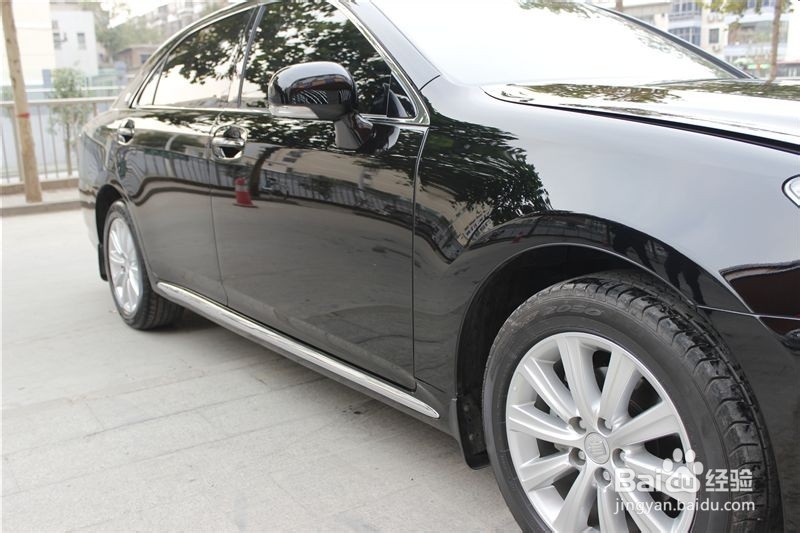 丰田皇冠汽车美容石家庄汽车漆面美容施工案例